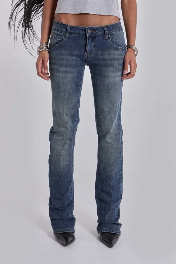Cooper Bootcut Jeans in Mid Blue
