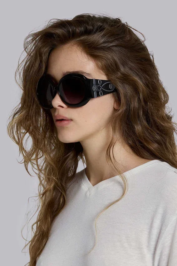 Majorette Oversized Round Sunglasses in Black